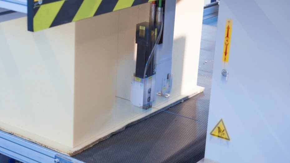 Contour cutting of foam materials, Twincut contour cutter