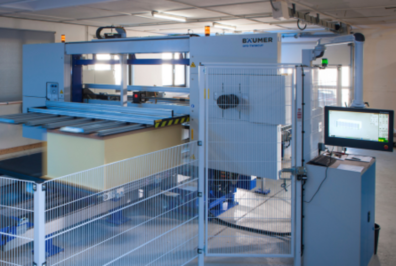 Contract contour cutting with the contour cutter – contract manufacturing at Pahlke Schaumstoffe